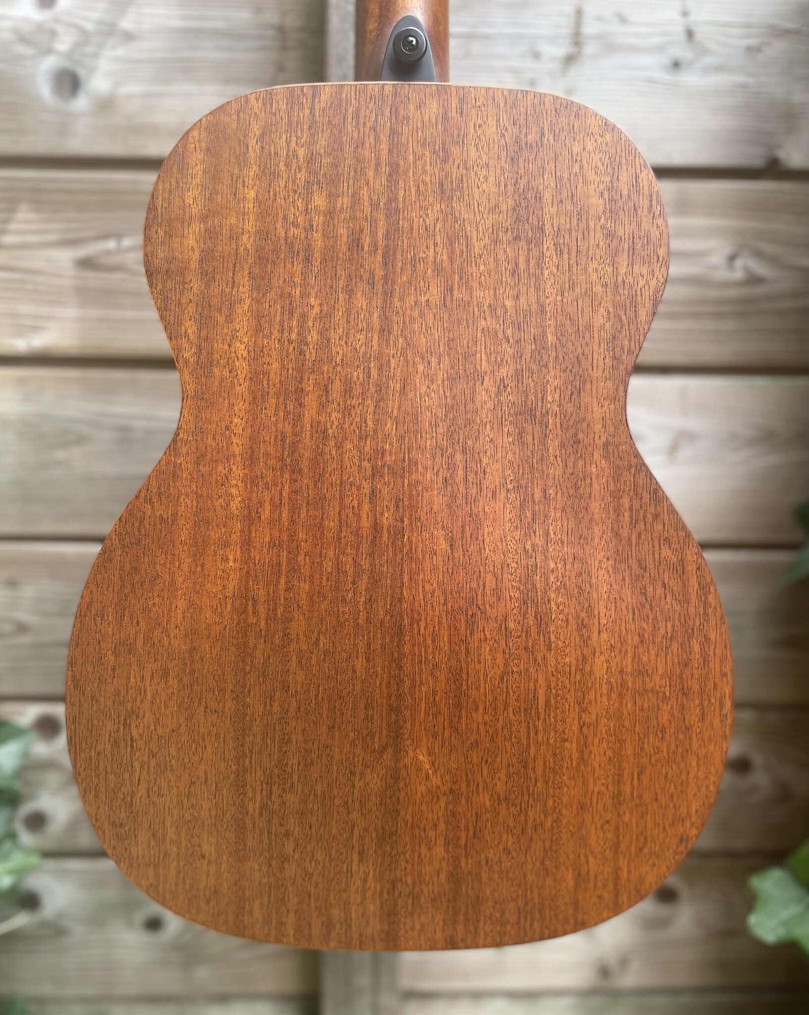 Lâg Guitars LAG Escapade Travel-KAE Khaya Electro