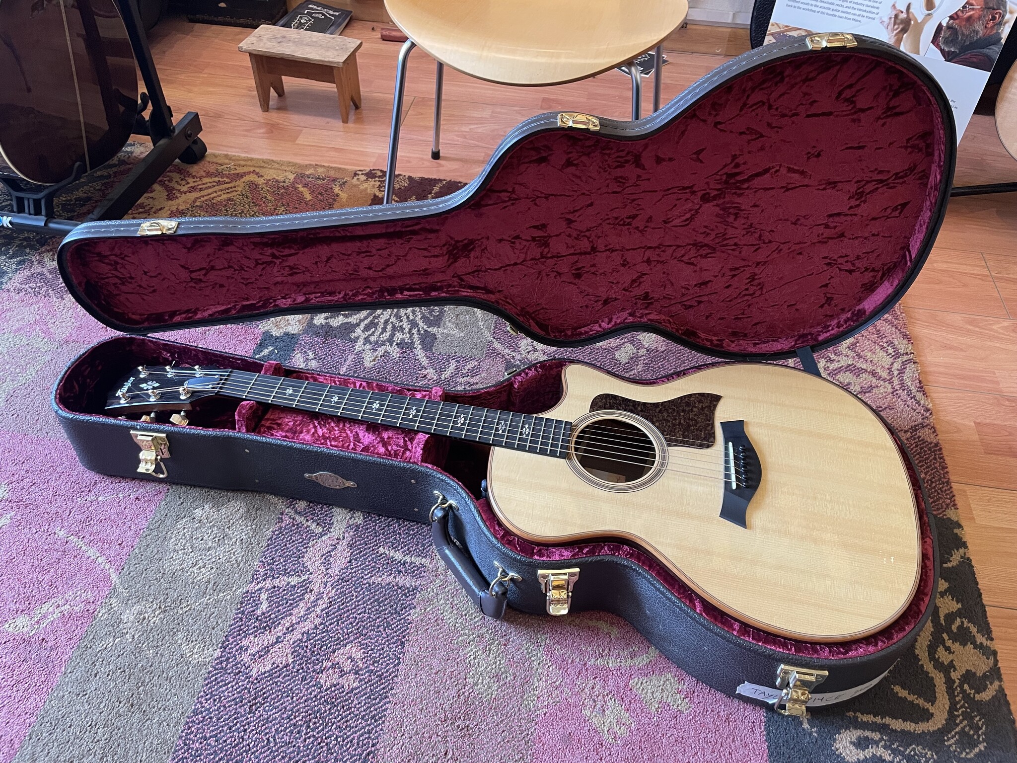 Taylor Taylor 714ce V-Class Grand Auditorium occ.