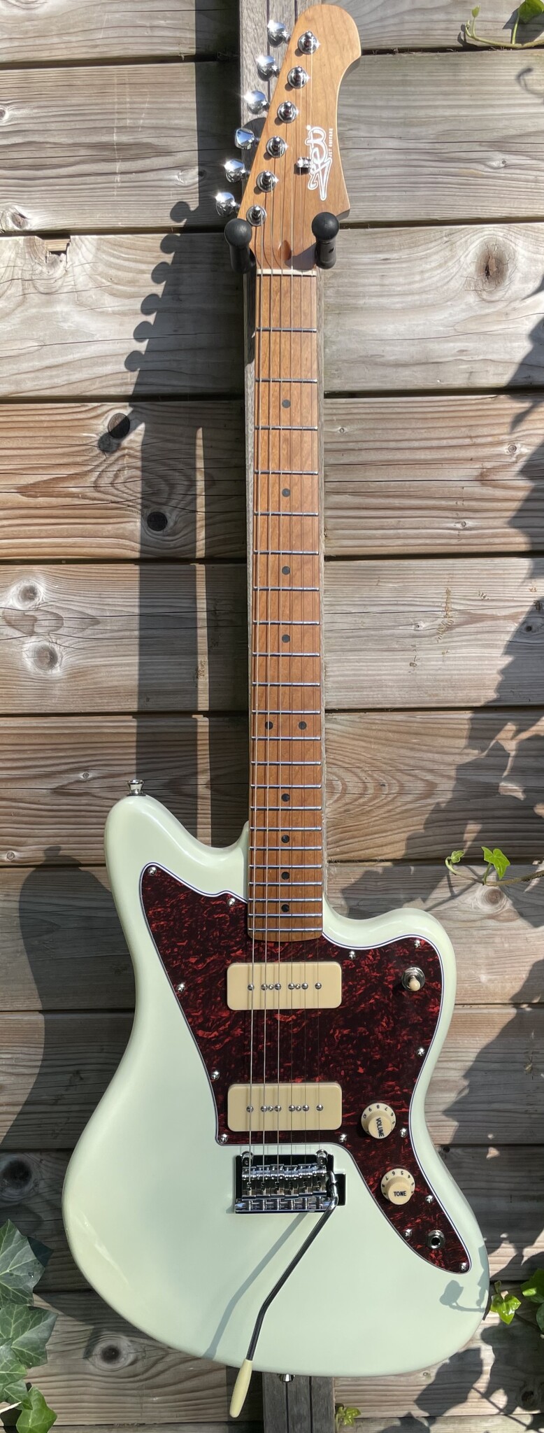 JET Guitars JET Offset JJ-300 Olympic White