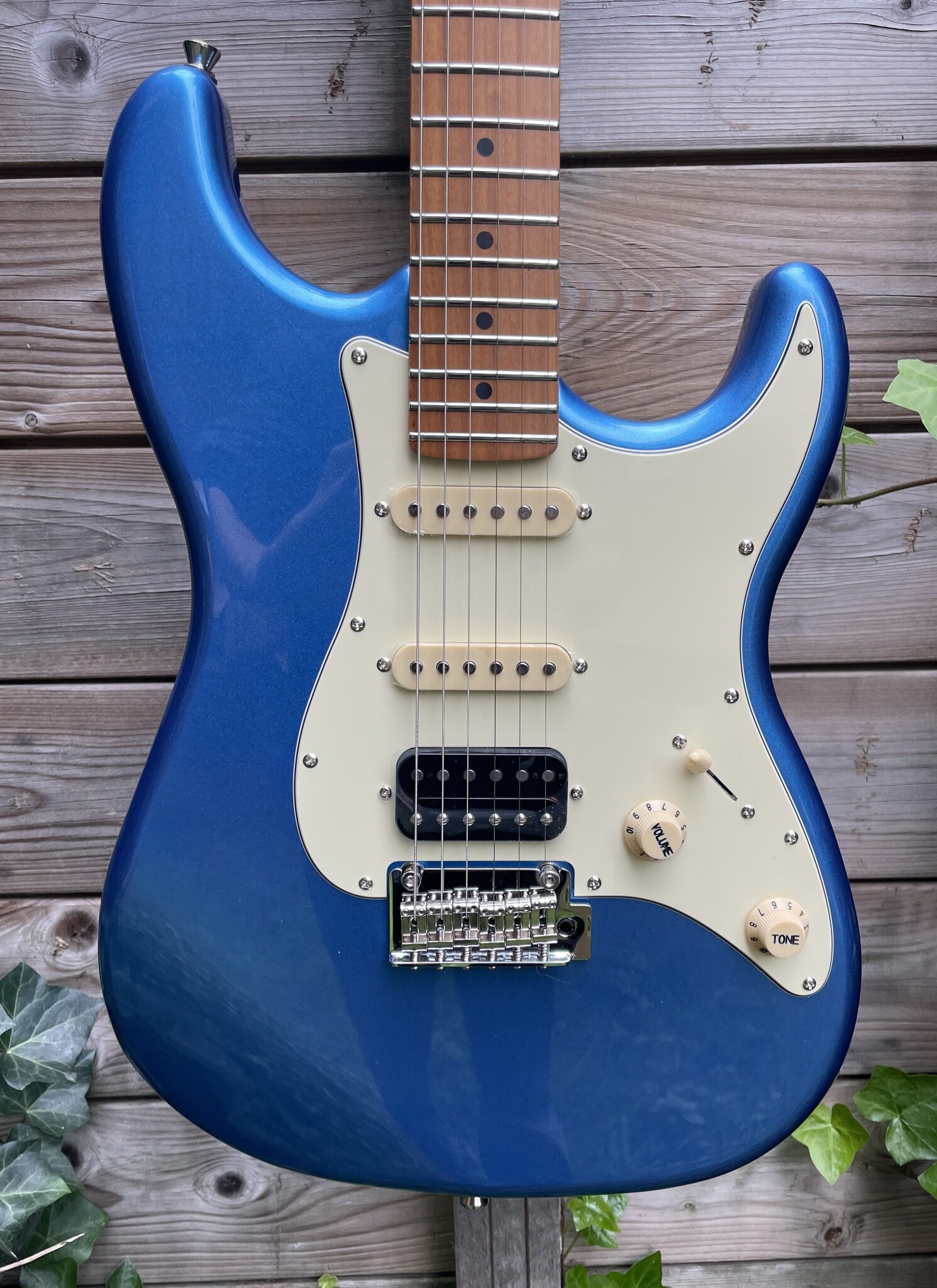 JET Guitars JET HSS Strat JS-400 Lake Placid Blue