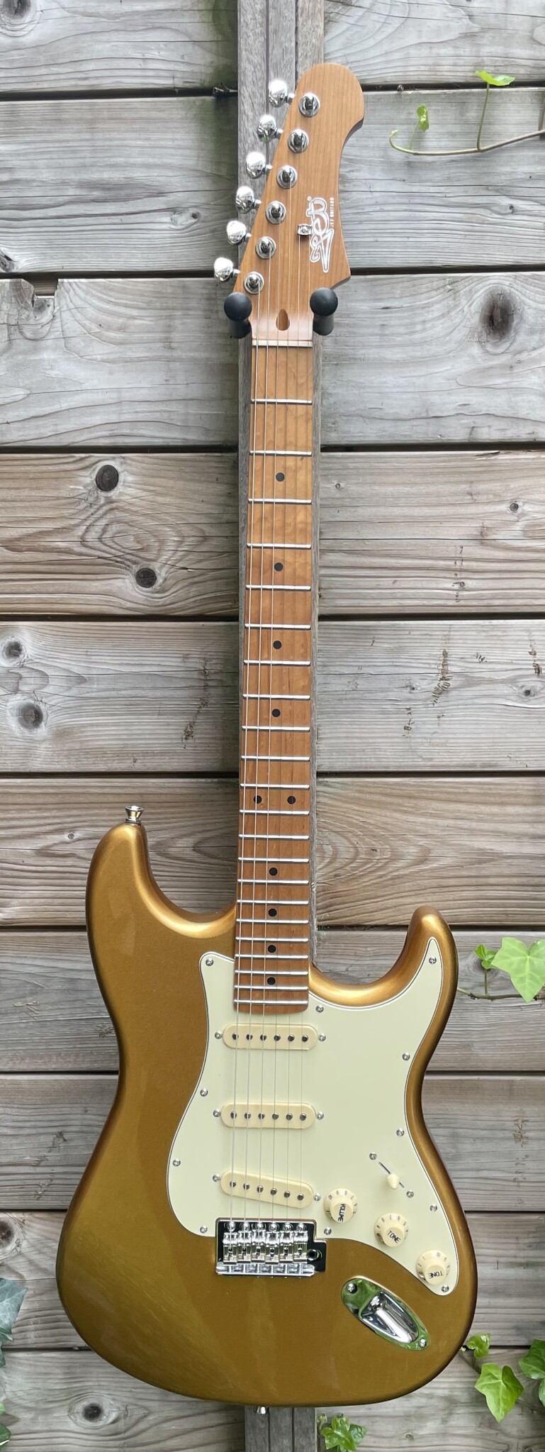 JET Guitars JET Strat JS-300 Gold