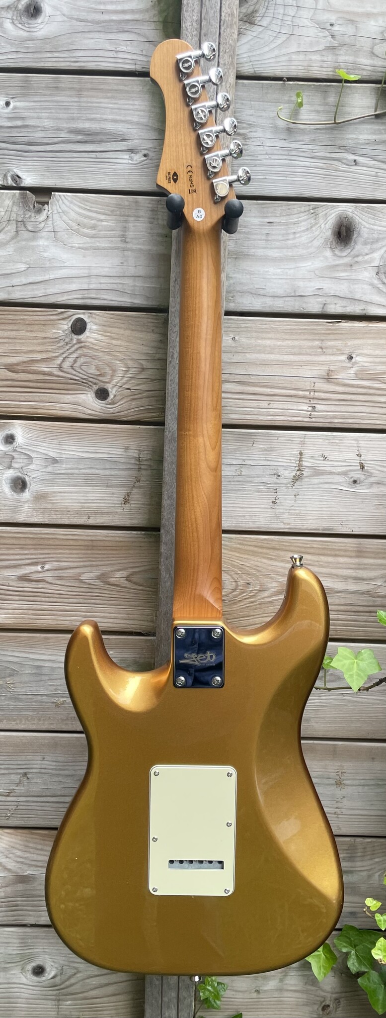 JET Guitars JET Strat JS-300 Gold