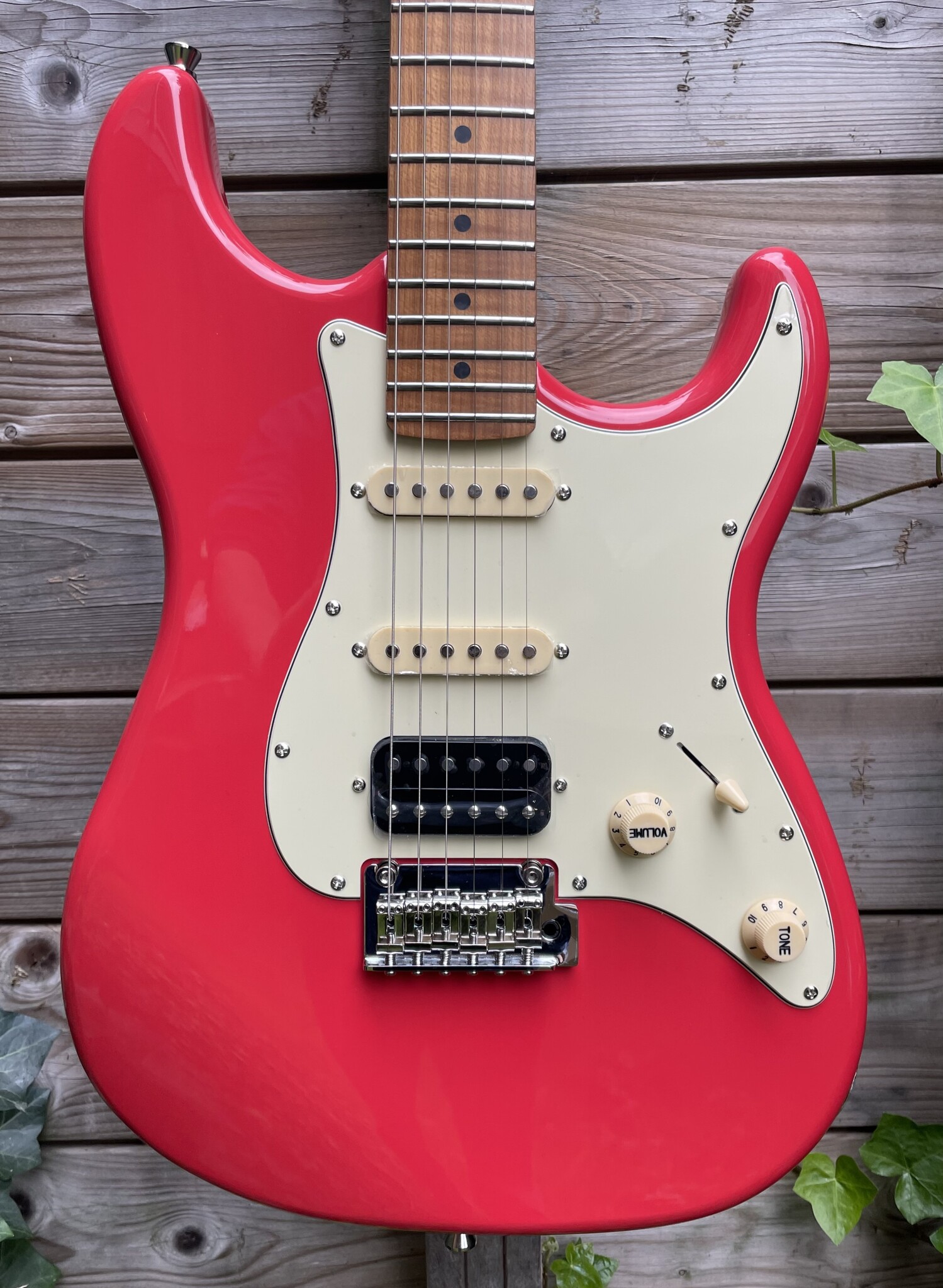 JET Guitars JET HSS Strat JS-400 Coral Red