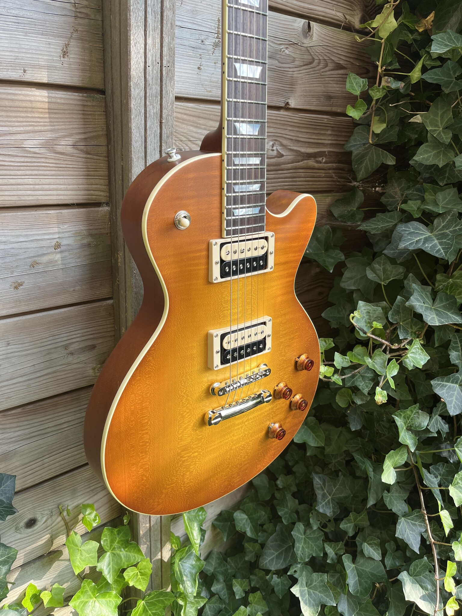 Eastman Eastman SB56 Satin Goldburst