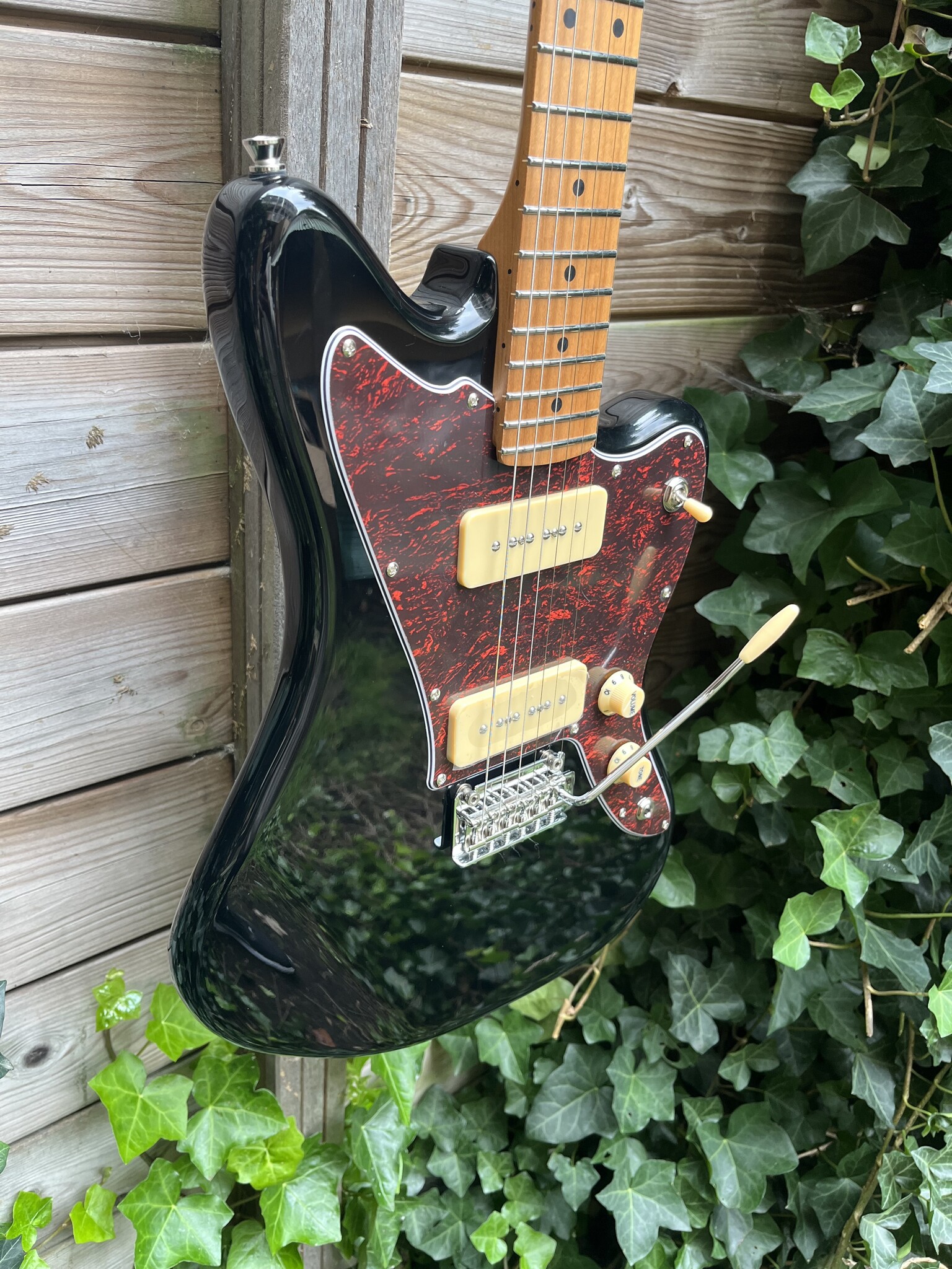 JET Guitars JET Offset JJ-300 Black