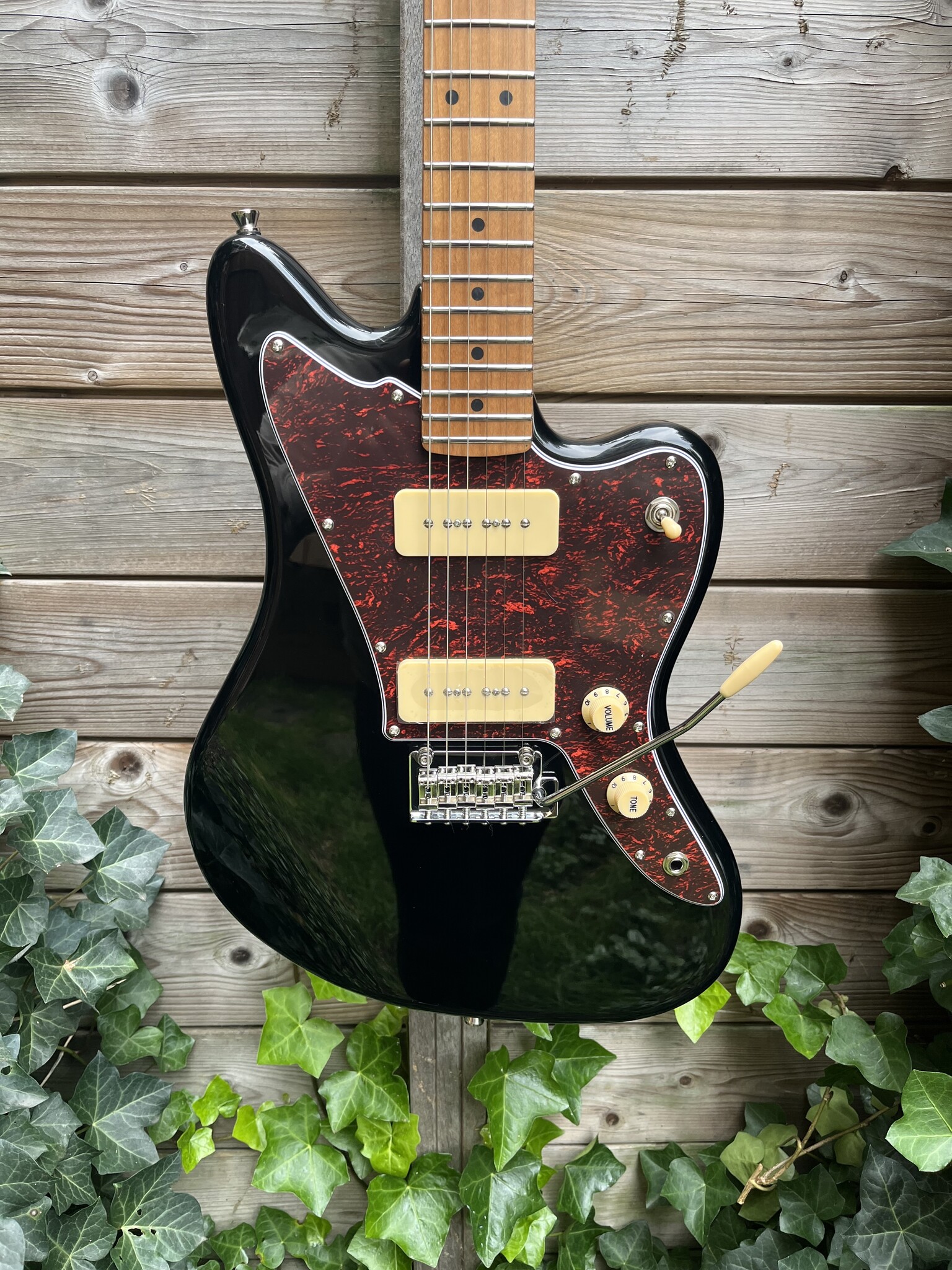 JET Guitars JET Offset JJ-300 Black