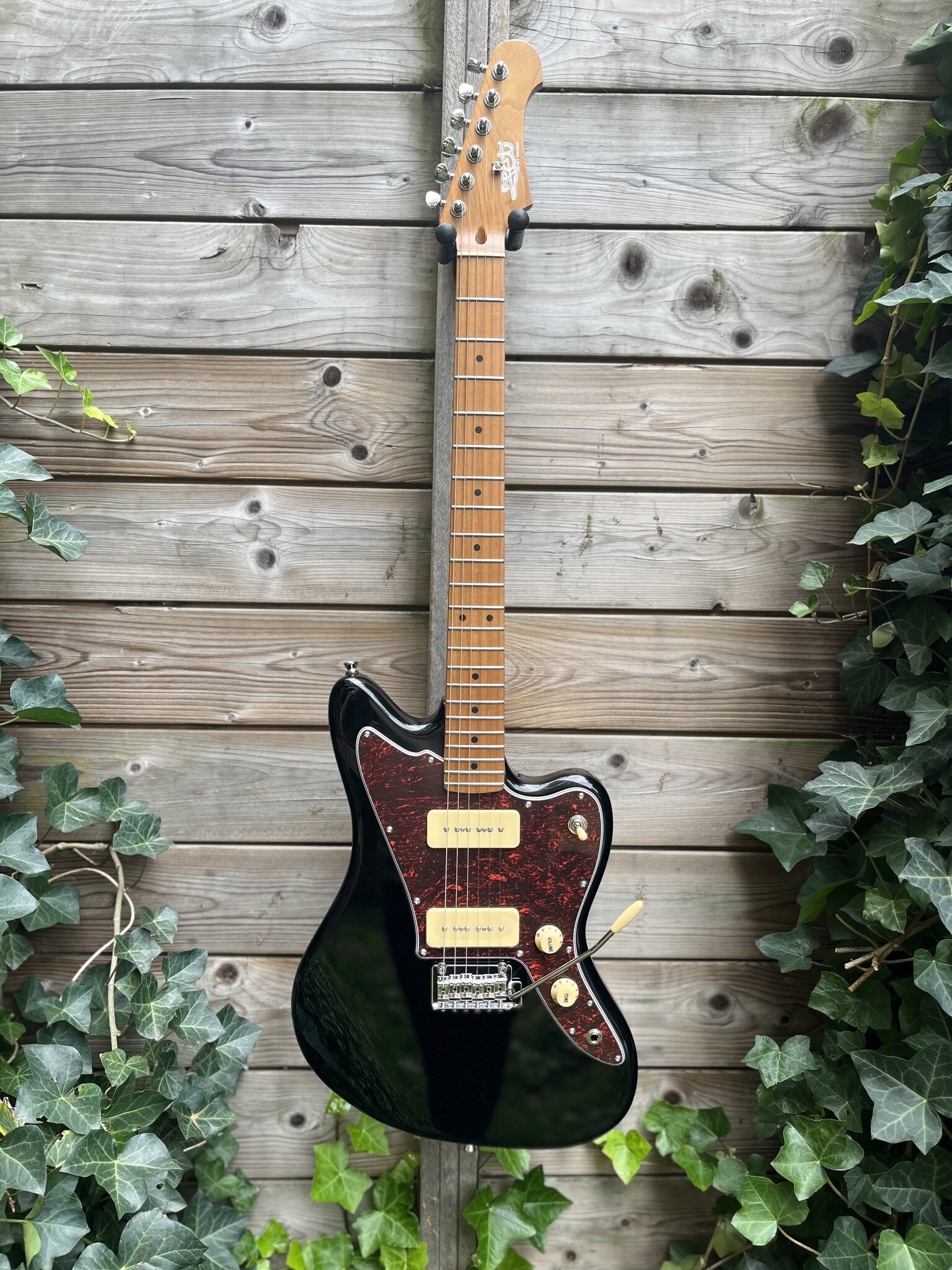 JET Guitars JET Offset JJ-300 Black