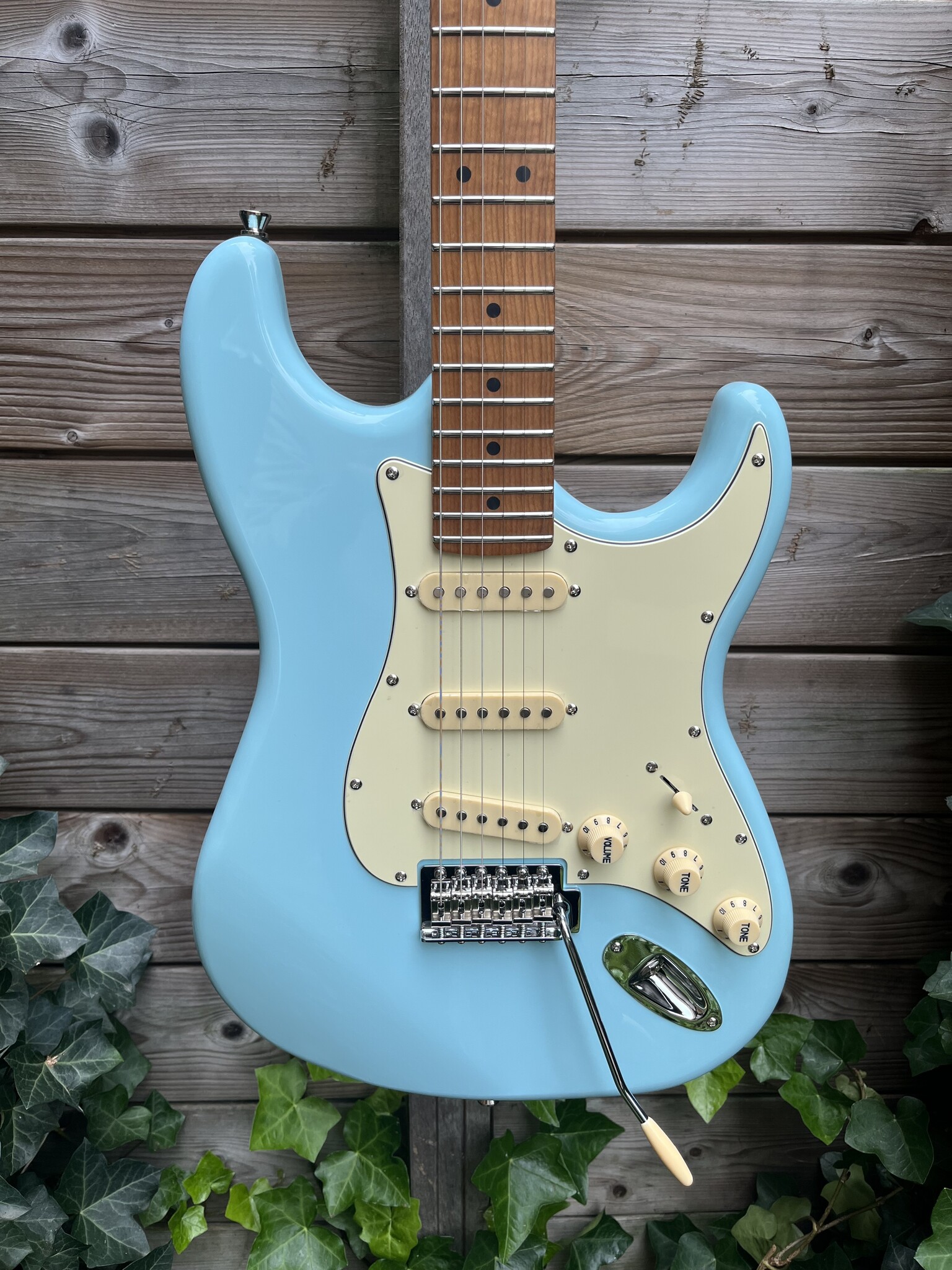 JET Guitars JET Strat JS-300 Sonic Blue