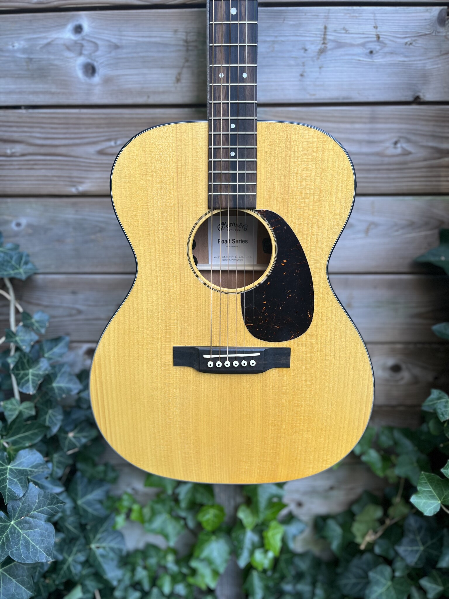 C. F. Martin & Co. Martin Retro 000-10E Road Series