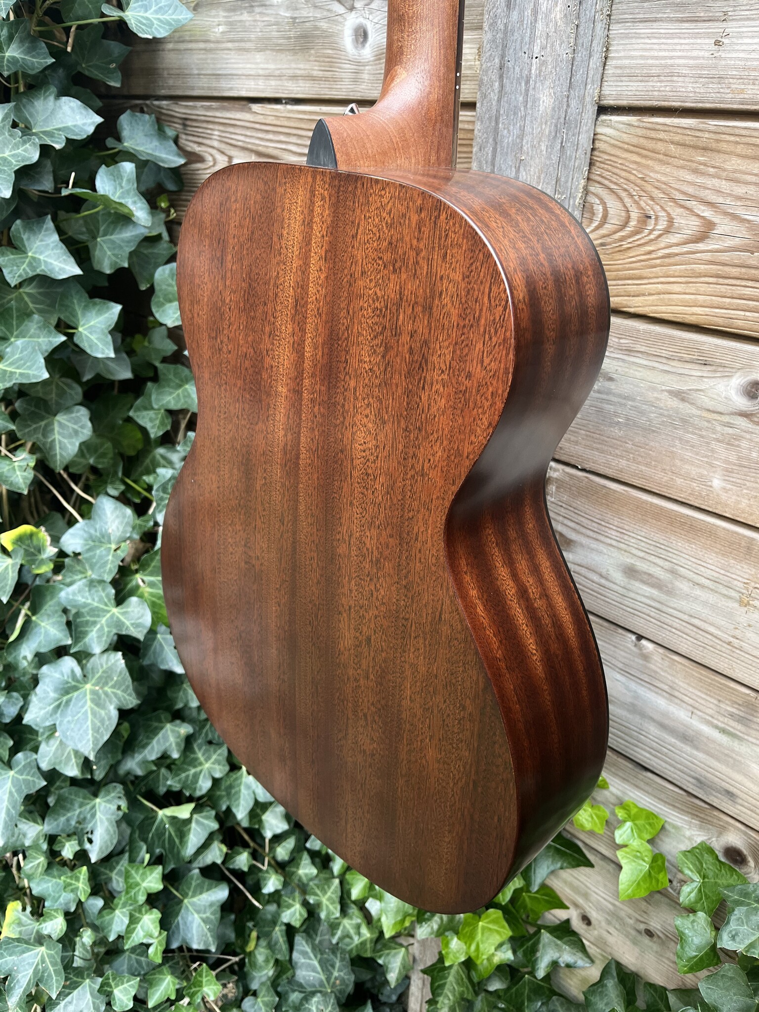 C. F. Martin & Co. Martin Retro 000-10E Road Series