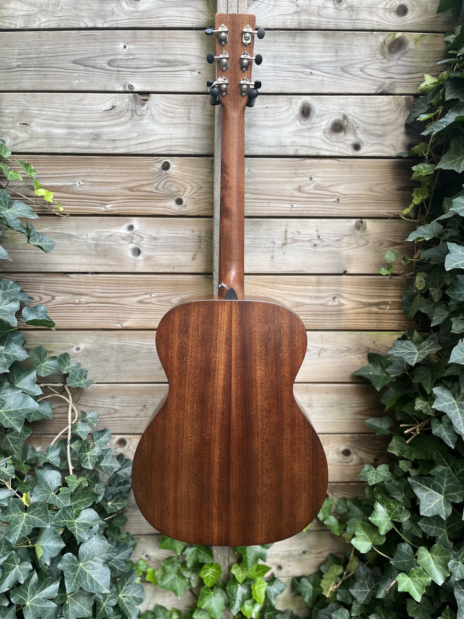 C. F. Martin & Co. Martin Retro 000-10E Road Series