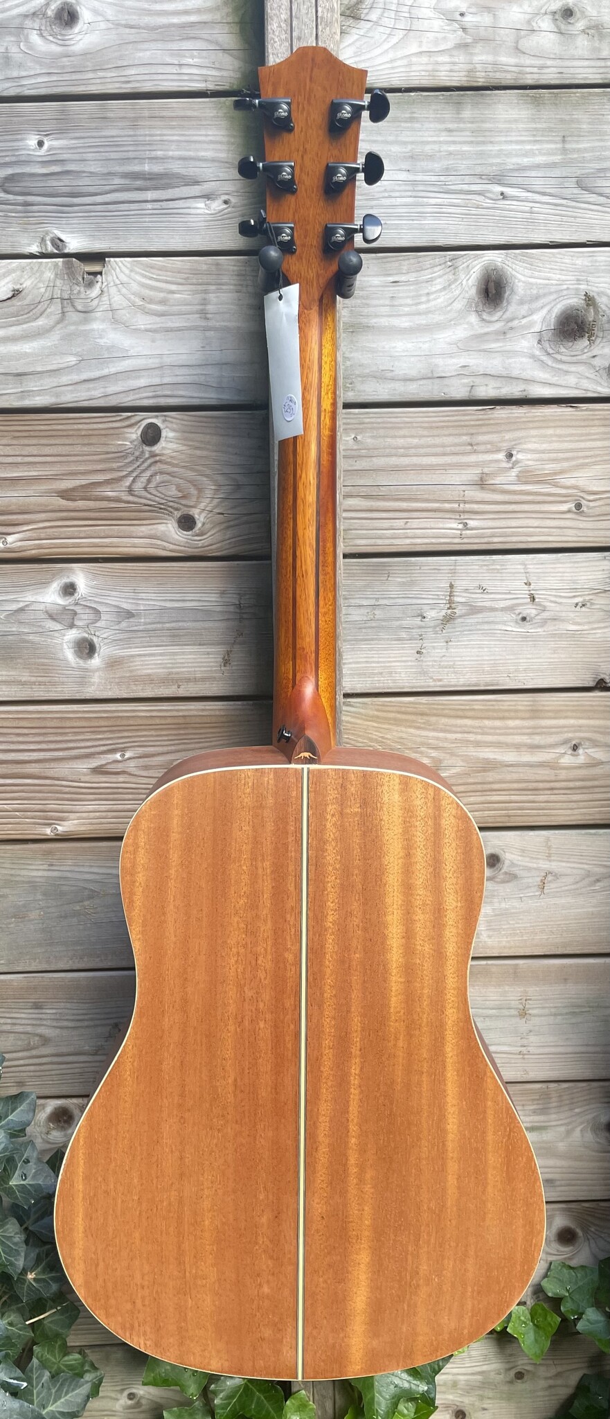 Bromo Bromo Tahoma Series BAT1 Dreadnought