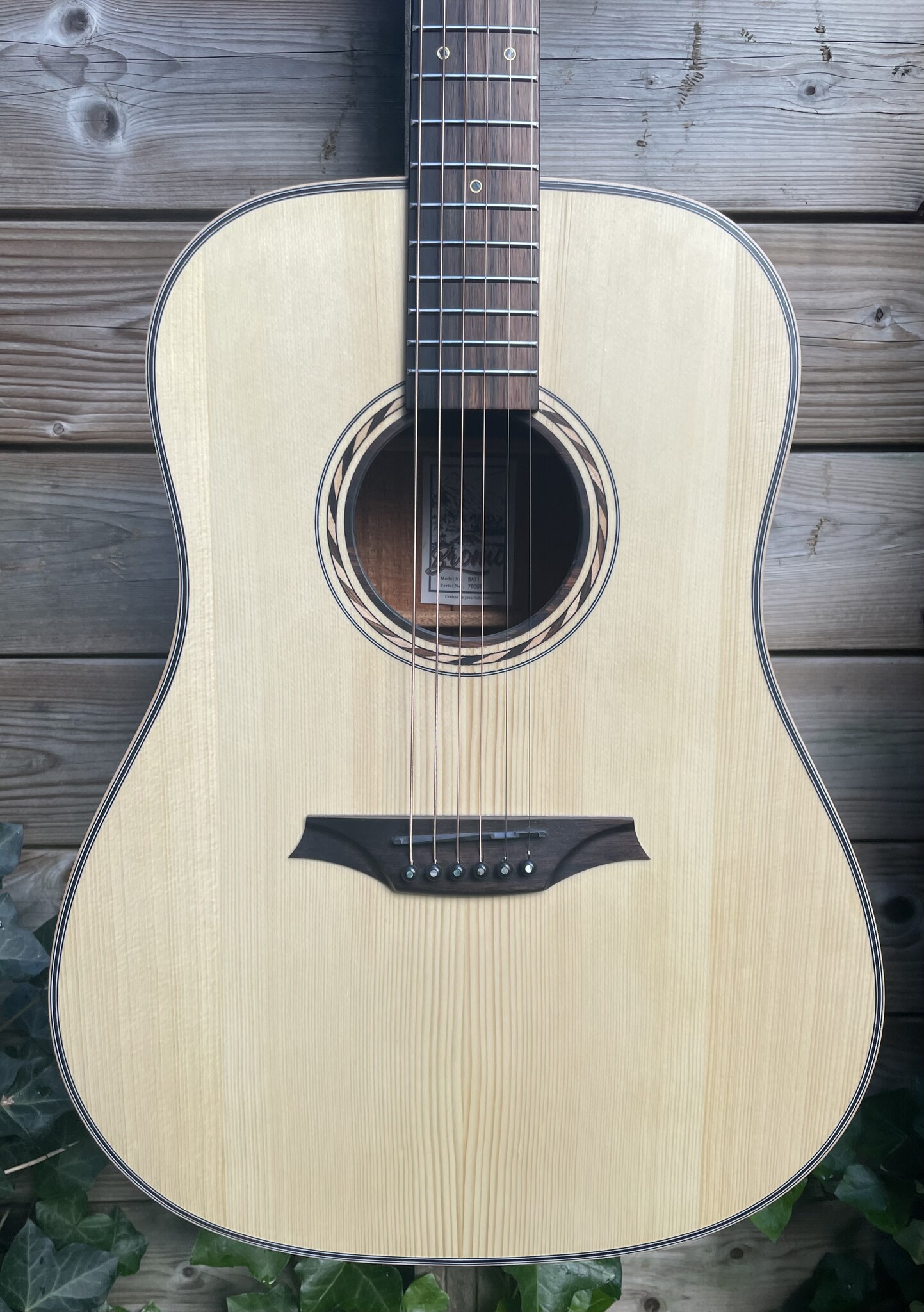 Bromo Bromo Tahoma Series BAT1 Dreadnought
