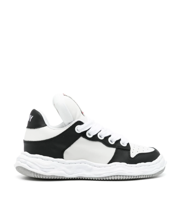 WAYNE ORIGINAL SOLE LEATHER PUFFER LOW TOP SNEAKER BLACK/WHITE