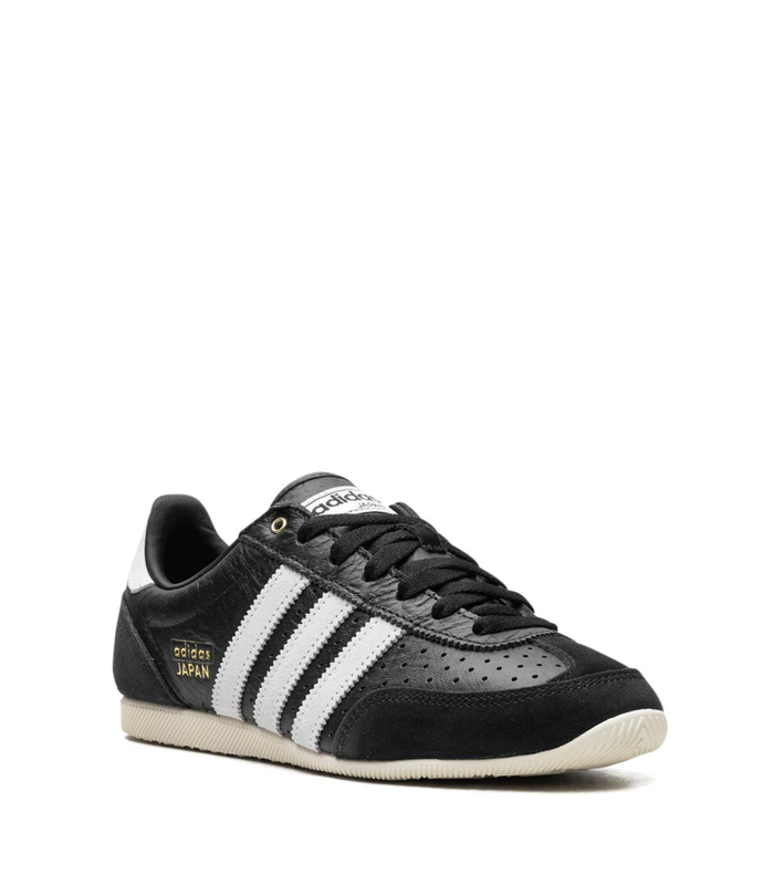 JAPAN W core black/ftwr white/gold met