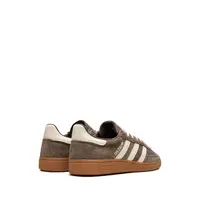 HANDBALL SPEZIAL W EARSTR/OWHITE/GUM2