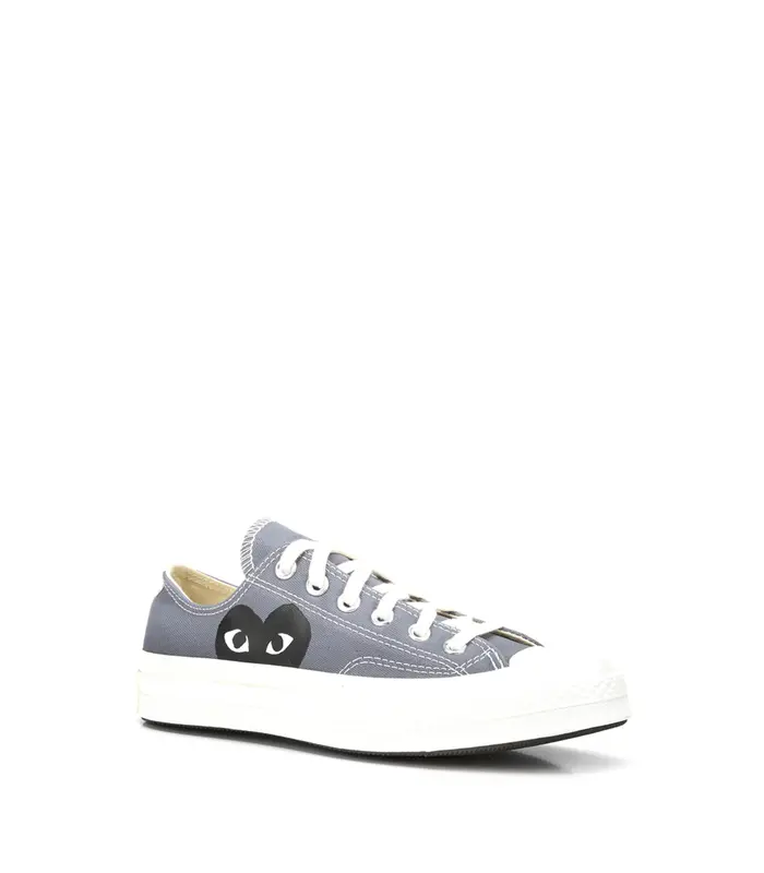 CHUCH TAYLOR 70 BLACK HEART LOW TOP SNEAKERS GREY