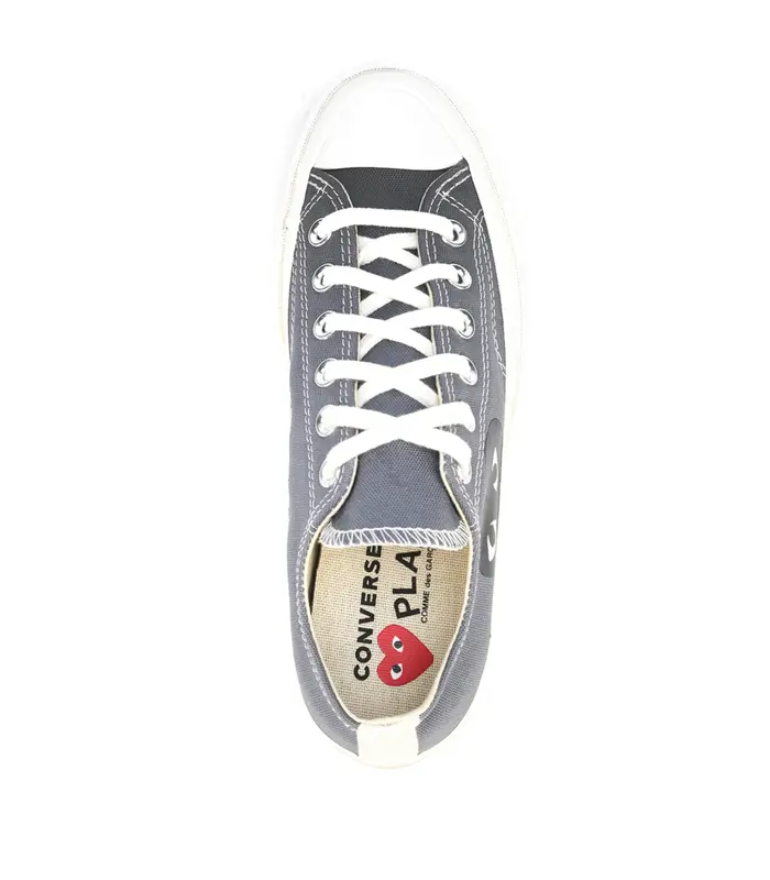 CHUCH TAYLOR 70 BLACK HEART LOW TOP SNEAKERS GREY
