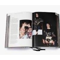 FASHION BOOK CATWALK