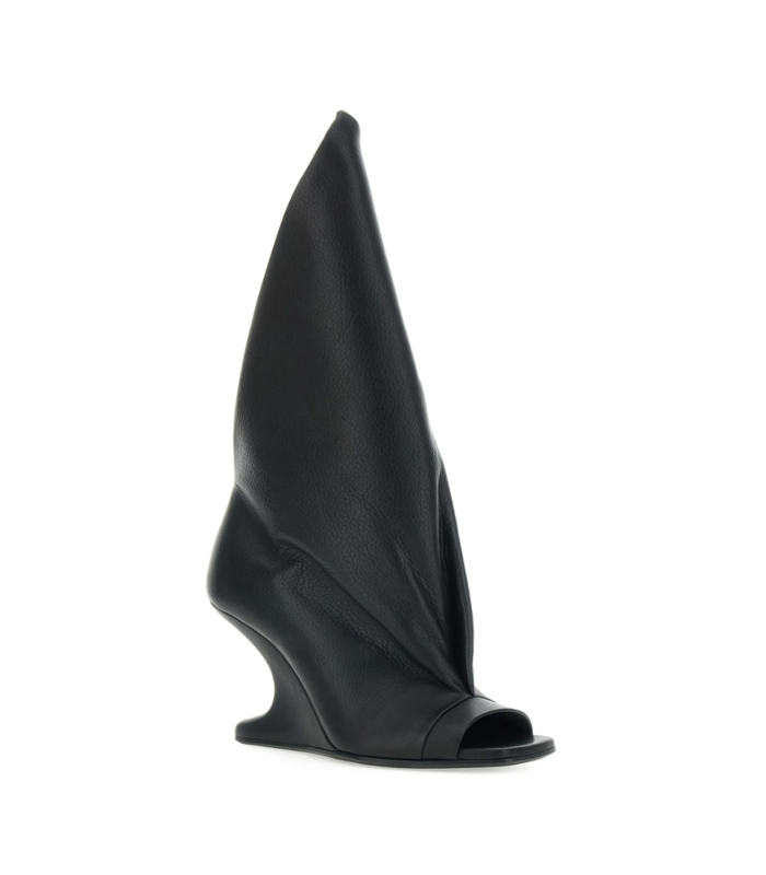 CANTILEVER 8 STRUTTER SANDAL BLACK