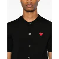 ROUND NECK RED EMBLEM BLACK