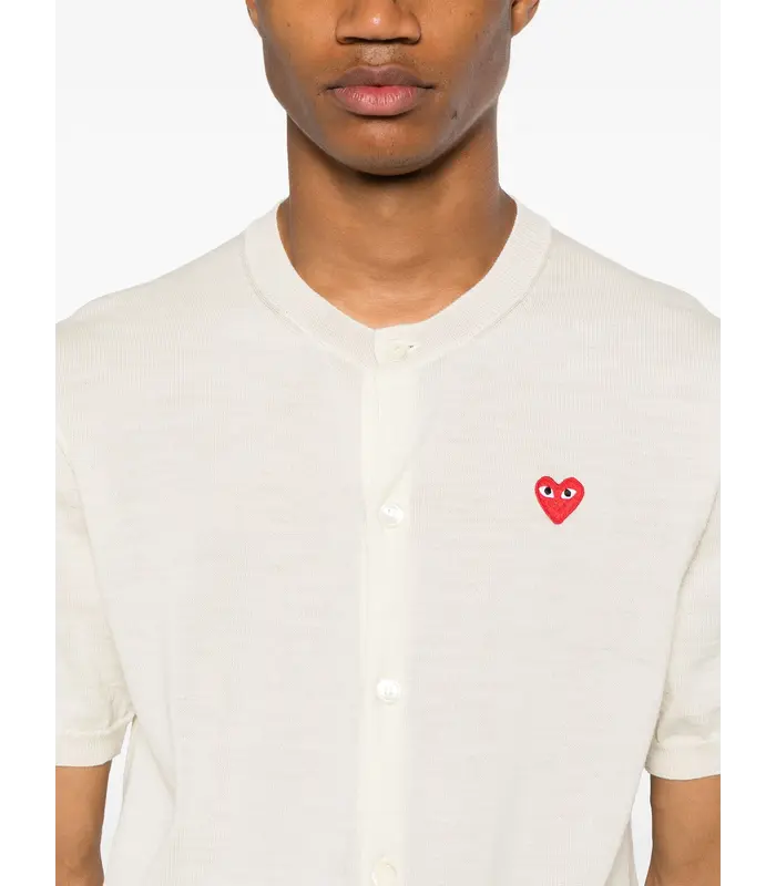 ROUND NECK RED EMBLEM WHITE