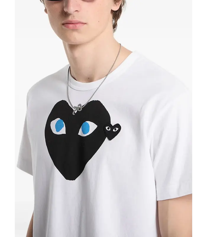 T-SHIRT BLACK EMBLEM BLACK HEART WHITE