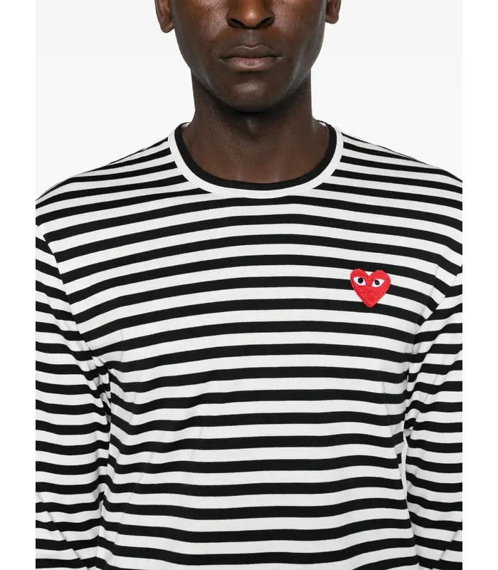 T-SHIRT RED EMBLEM RED HEART BLACK/WHITE