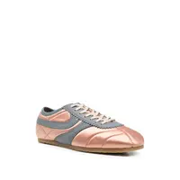 SNEAKER BLUSH
