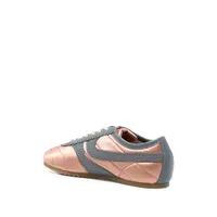 SNEAKER BLUSH