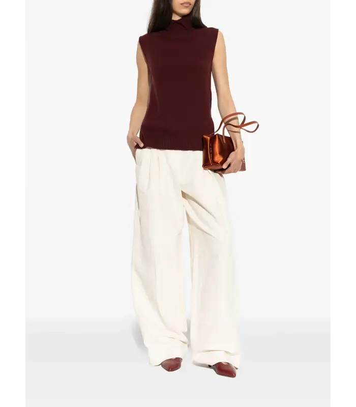 HIGH NECK GILET W/ SPLIT COLLAR RED