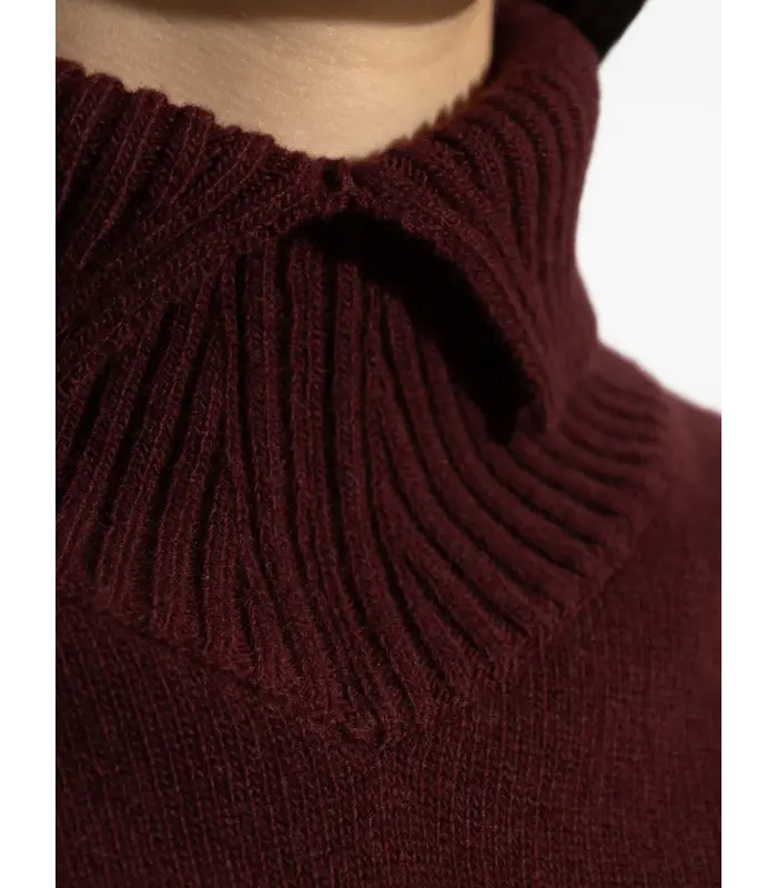 HIGH NECK GILET W/ SPLIT COLLAR RED