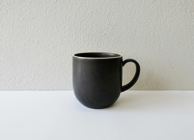 Molde Edge Black Beker 9xH9cm 621130 Molde Edge Black Beker 9xH9cm 621130