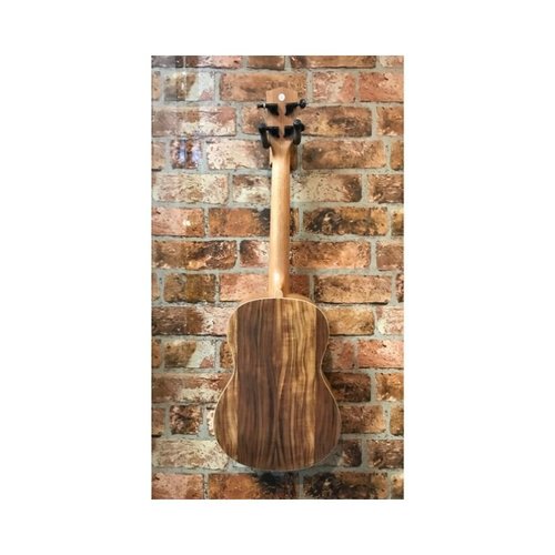 IZUZI Isuzi Eak-8 Baritone Ukulele (regular ukulele tuning)