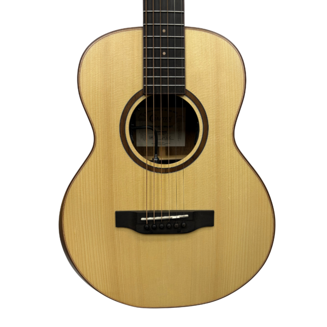 Crafter Mino Black Walnut with DS2 Pick up (inc Bag)