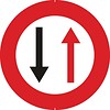 Panneau B19: Cédez le passage à la circulation venant en sens inverse - Dia 700