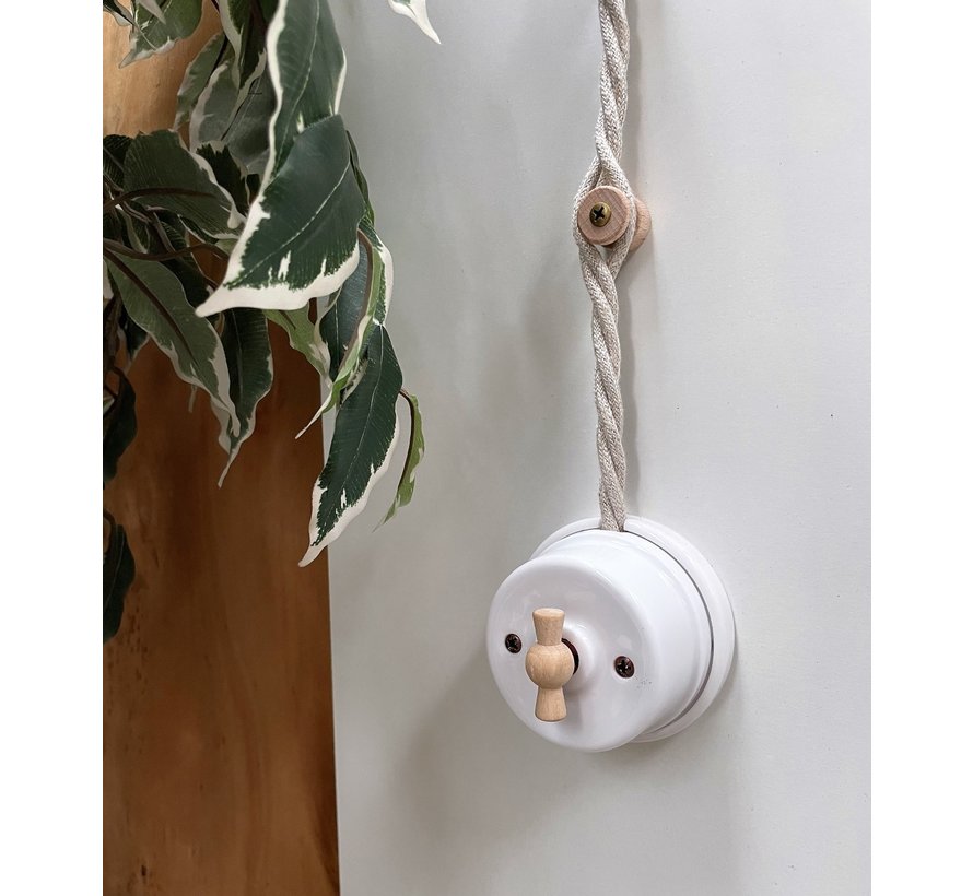 Wooden insulator - Ø 18 mm -  to guide a twisted cord along a wall or ceiling