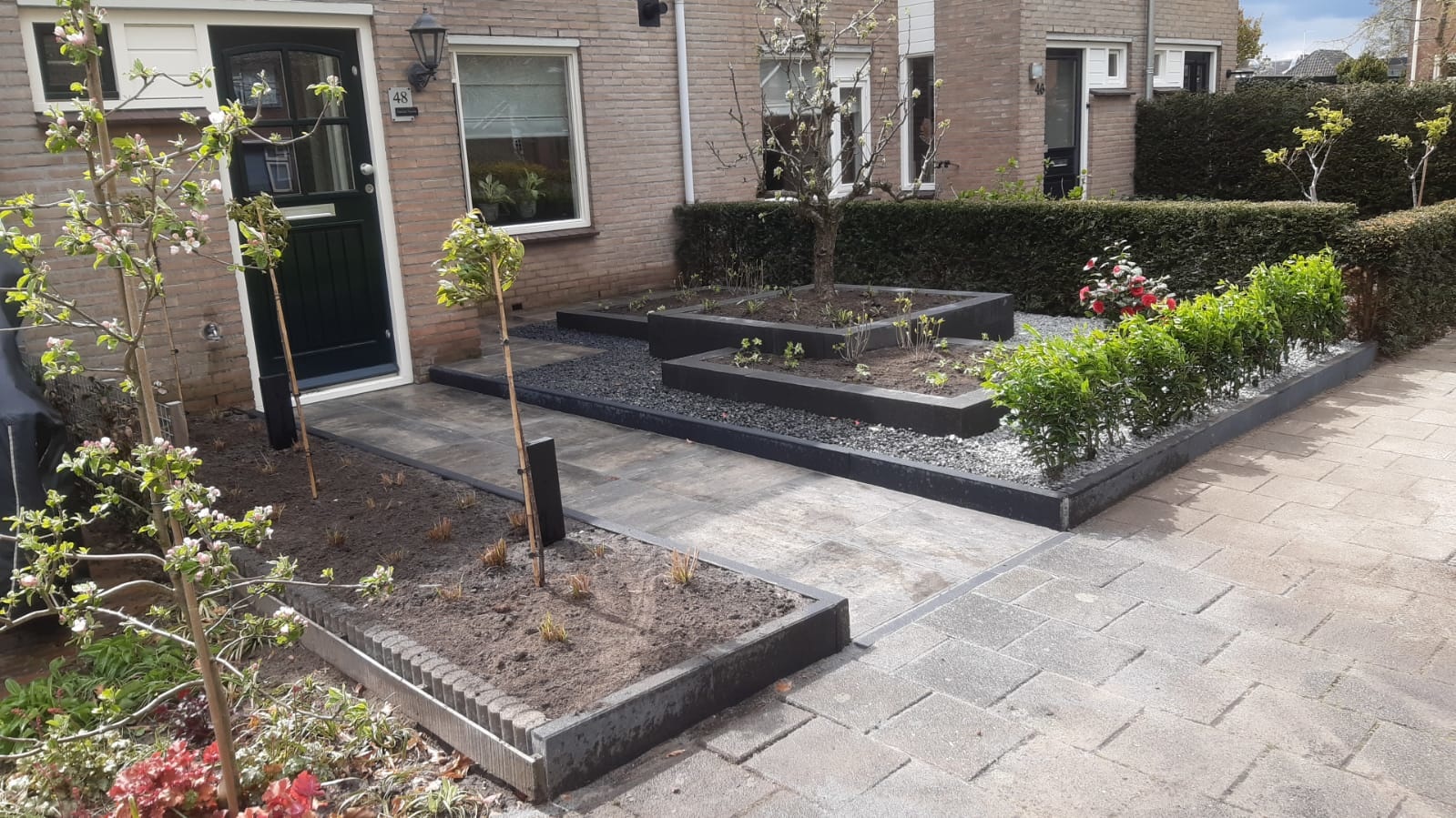 hoogtepunt Hertog Nauwkeurigheid Grote plantenbak in je voortuin - Plantenbakkenenzo.nl