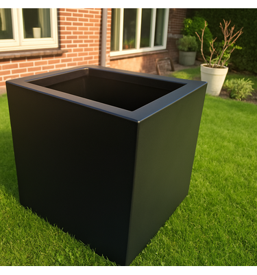 Naadloze stalen plantenbak op maat  RAL 9005 gitzwart