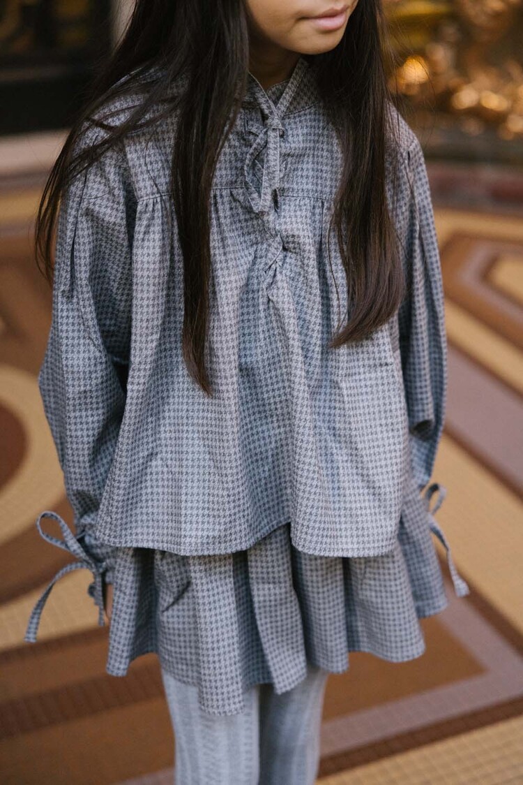 Charlie Petite Joy Blouse - Grey