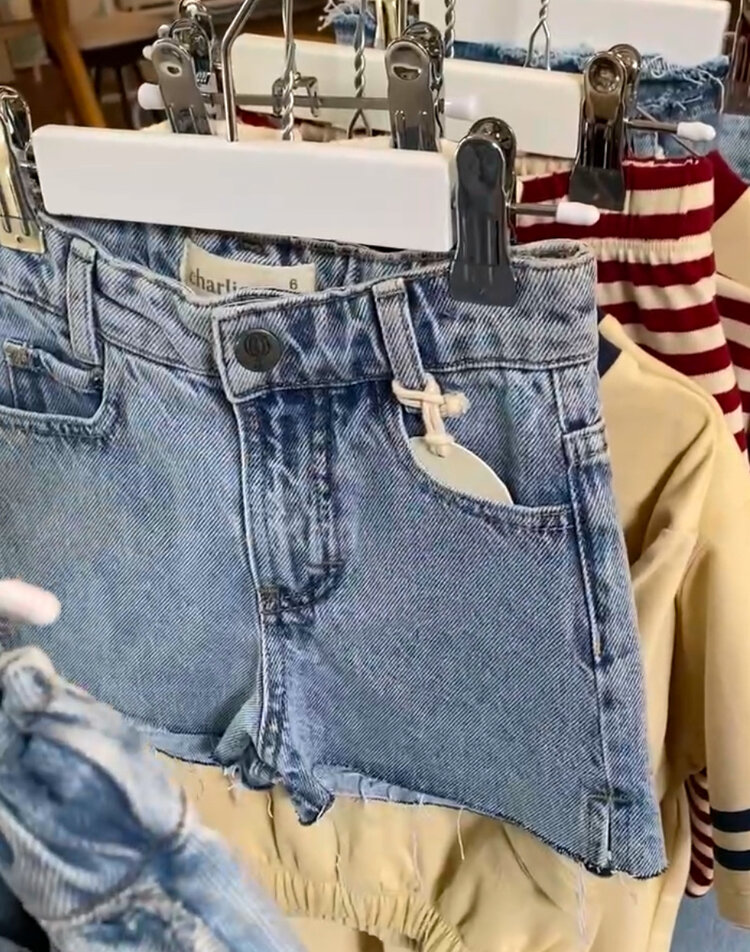 Charlie Petite Short Ilana - Light Blue