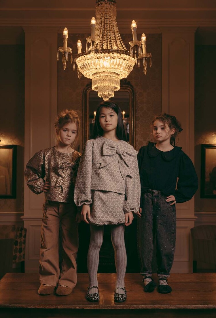 Charlie Petite Nila Blouse - Black