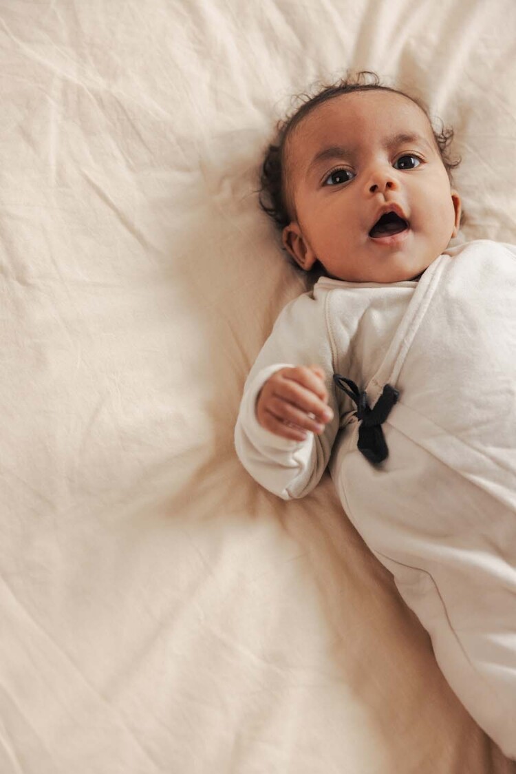 Phil & Phae Cross-over newborn suit - Nougat