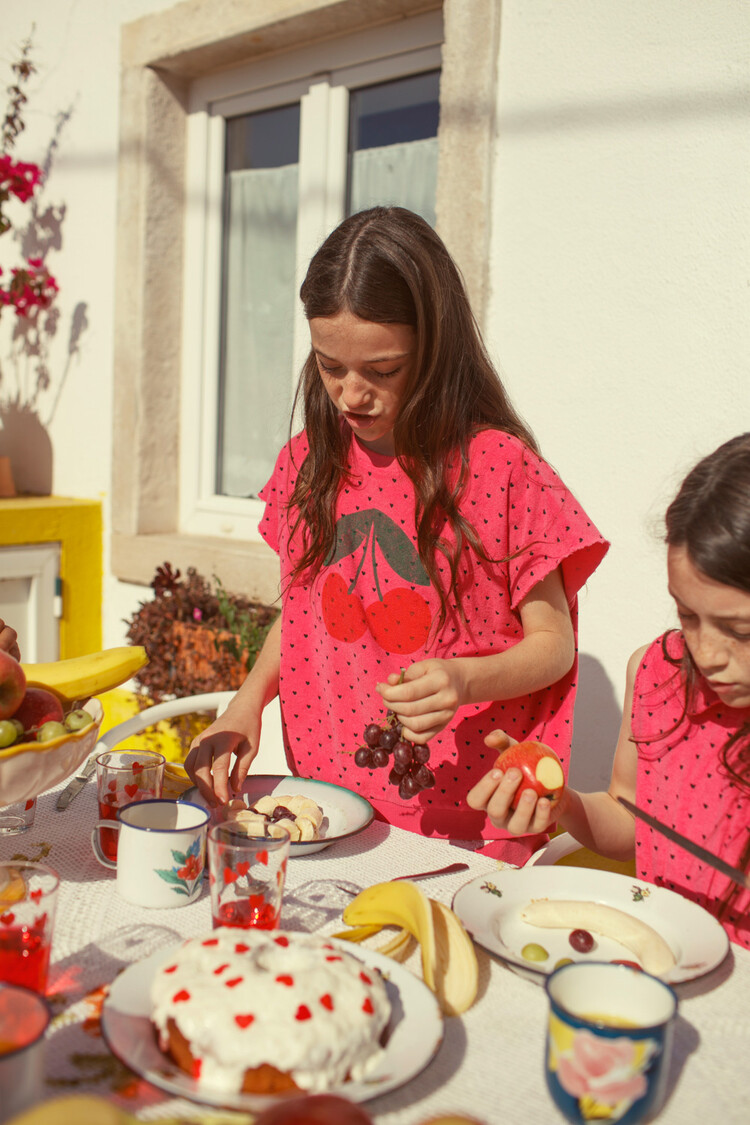 Piupiuchick sleeveless sweatshirt |pink w/ cherry print