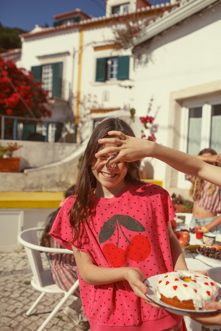 Piupiuchick sleeveless sweatshirt |pink w/ cherry print