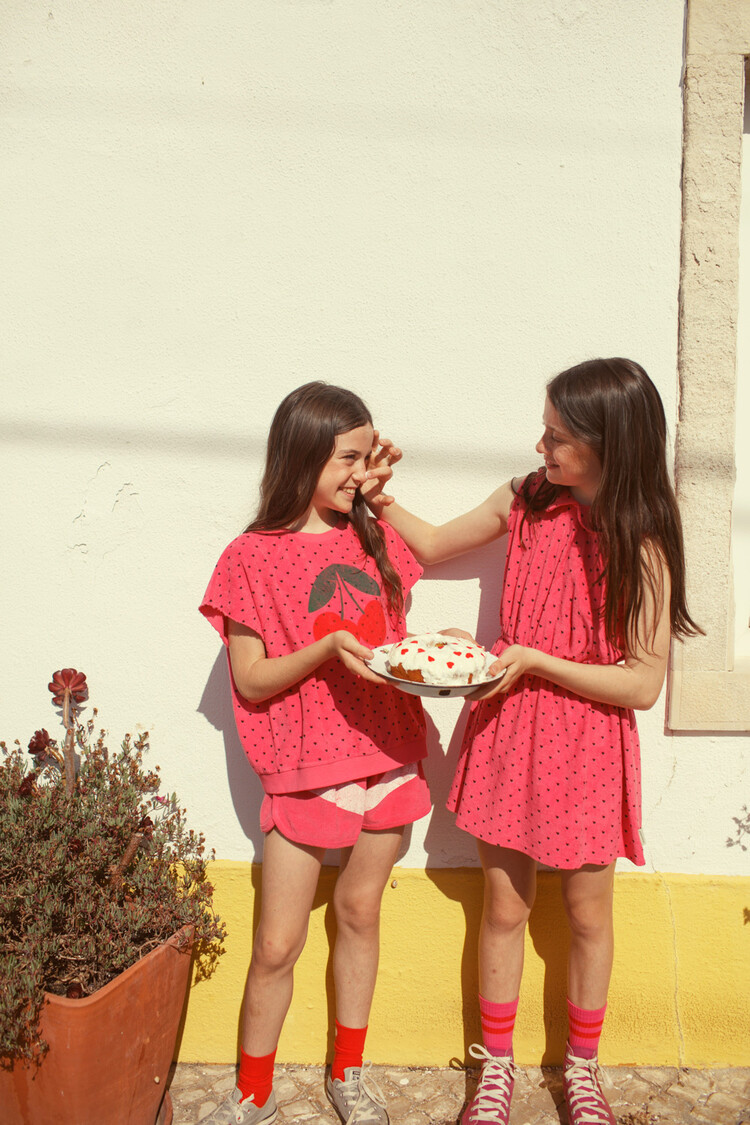 Piupiuchick sleeveless sweatshirt |pink w/ cherry print