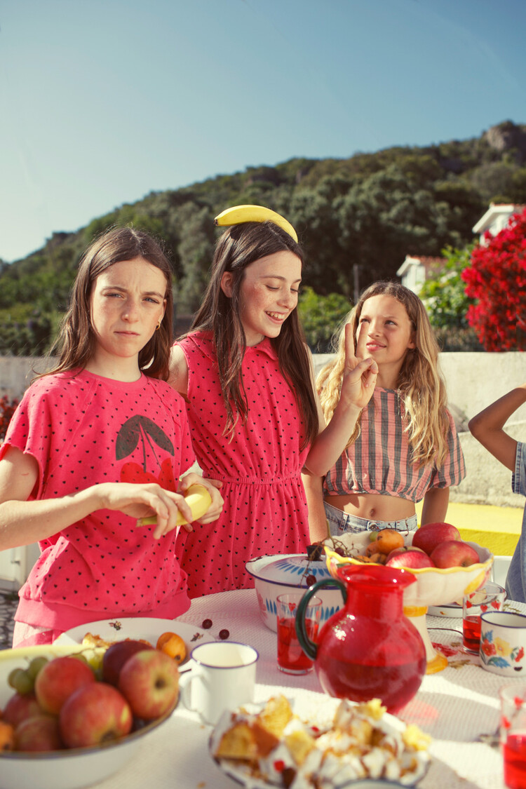 Piupiuchick sleeveless sweatshirt |pink w/ cherry print