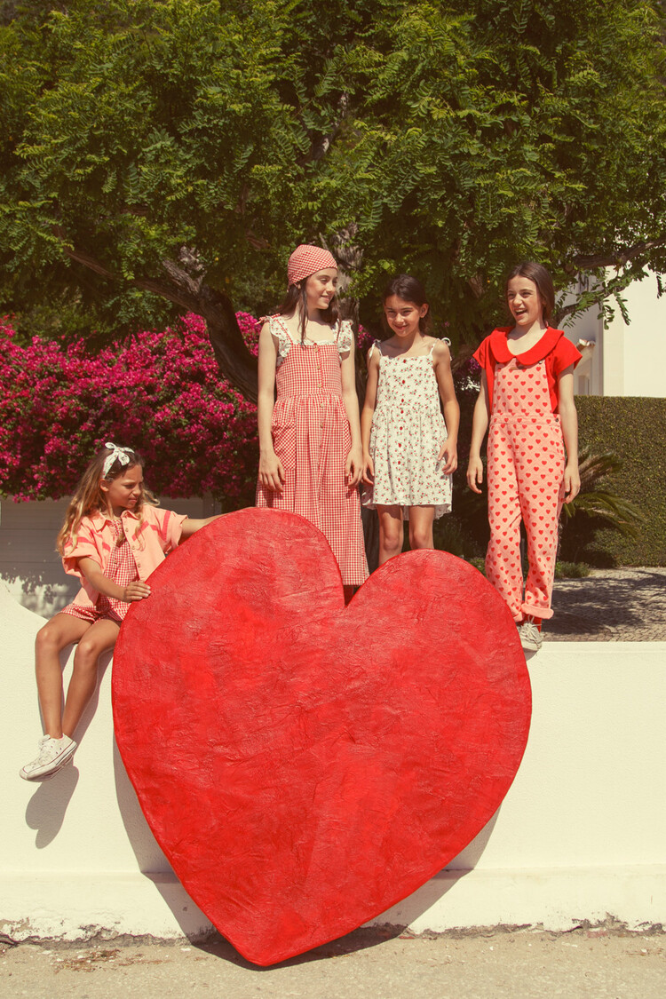 Piupiuchick t'shirt w/ peter pan collar| red w/ "amour" print