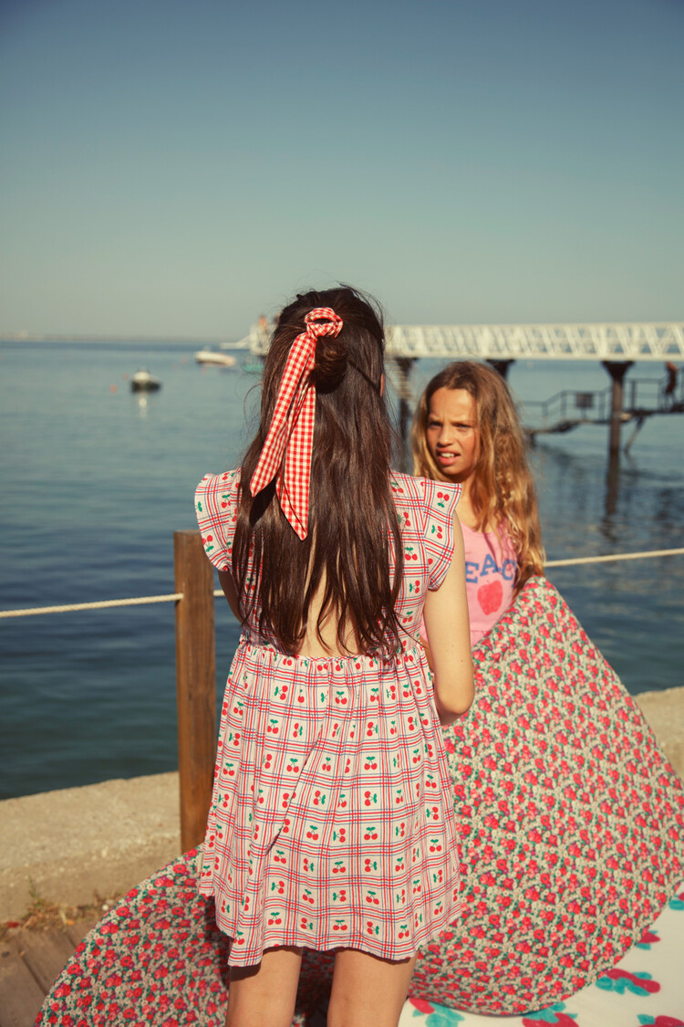 Piupiuchick scrunchie | red & ecru checkered