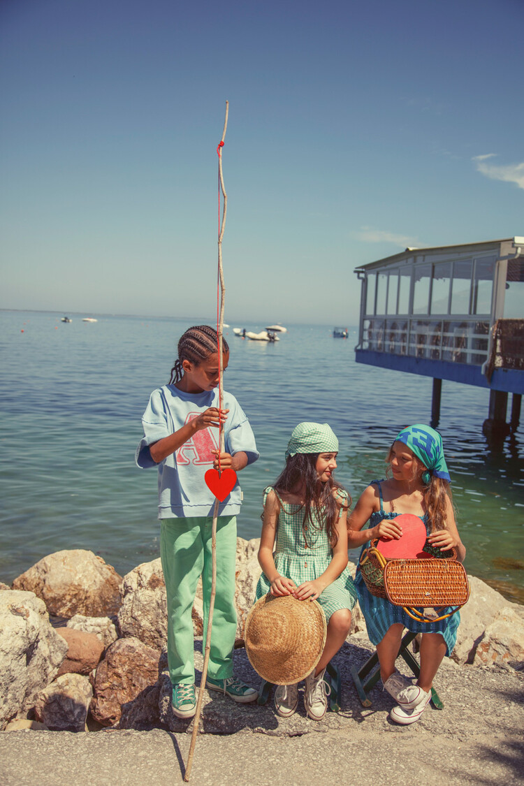 Piupiuchick short sleeve sweatshirt | blue w/ "A" print